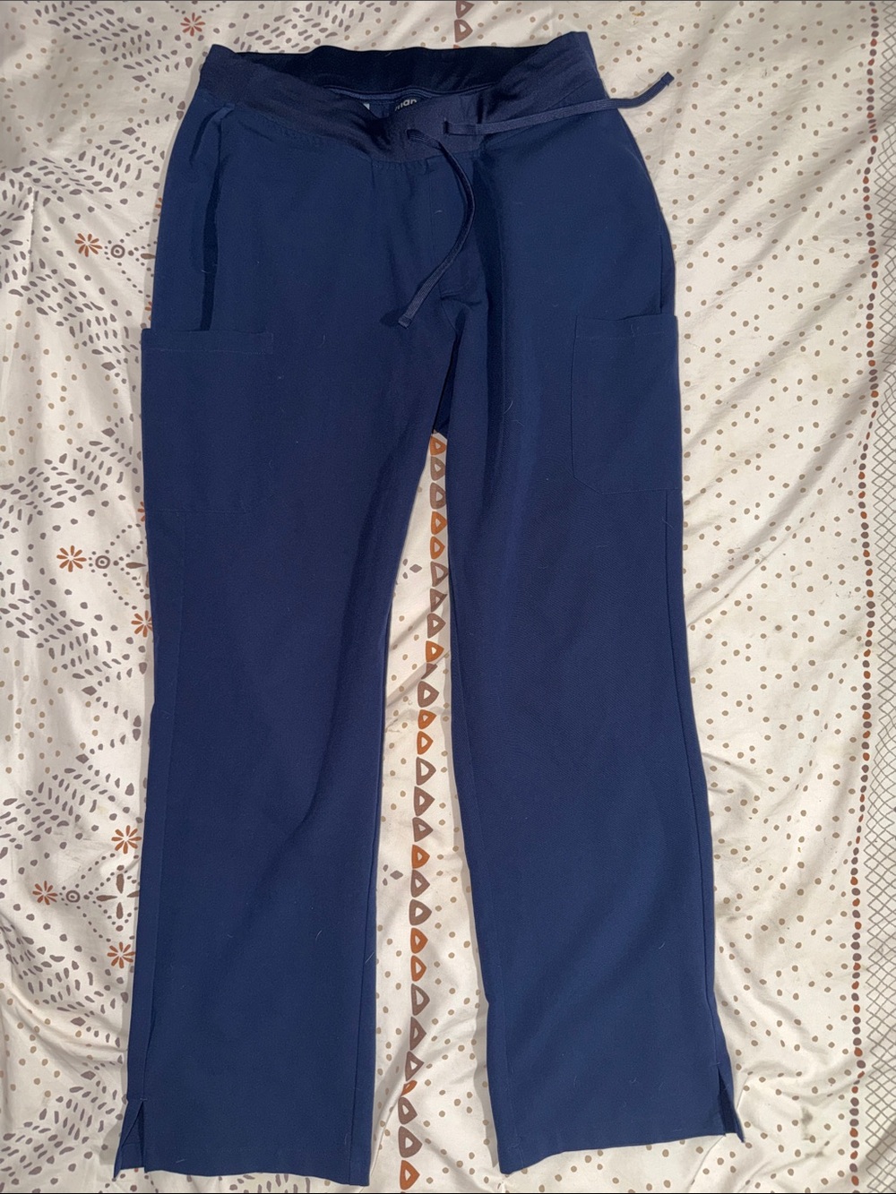 Navy Medical Scrub Set - V-Neck Top & Drawstring Pants
Wide leg pants - Picture 5 of 8